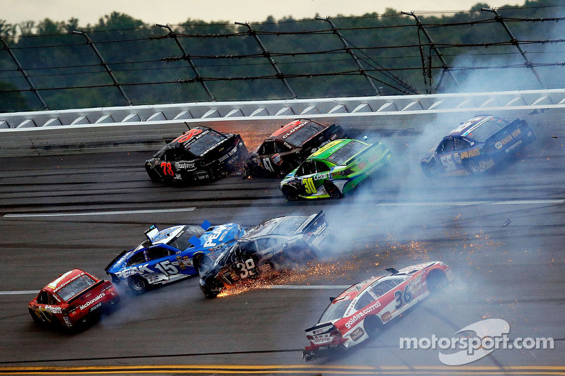 Frühjahr 2013: Crash mit Kurt Busch, Bobby Labonte, Clint Bowyer, Ryan Newman