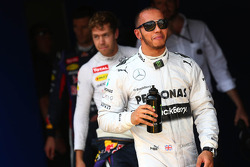 Pole: Lewis Hamilton, Mercedes AMG F1, 2. sıra Sebastian Vettel, Red Bull Racing ve 3. sıra Mark Web