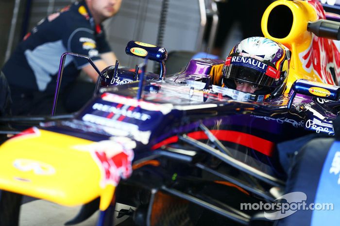 Carlos Sainz Jr., Red Bull Racing RB9 Test Pilotu