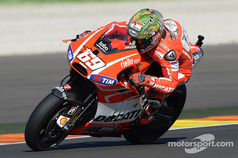 2013: Ducati, 9º no campeonato (126 pts), 18 corridas