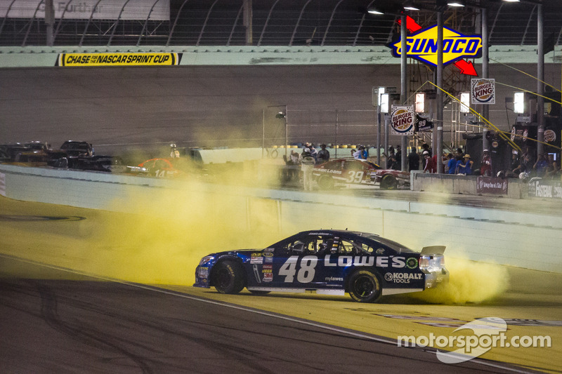 NASCAR Sprint Cup Series 2013 champion 2013 Jimmie Johnson, Hendrick Motorsports Chevrolet comemora 