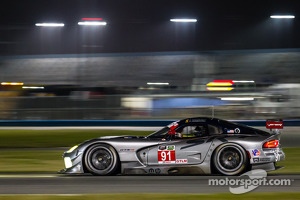 #91 SRT Motorsports SRT Viper GTS-R: Dominik Farnbacher, Marc Goossens, Ryan Hunter-Reay