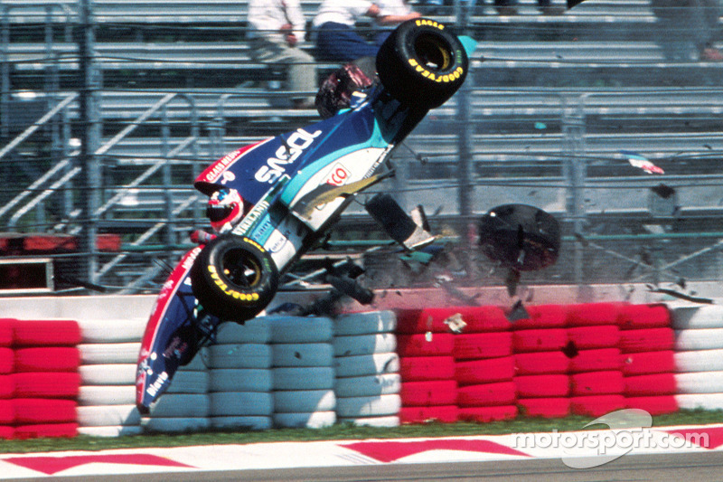 Unfall: Rubens Barrichello, Jordan 194