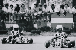 Terry Fullerton lidera a Ayrton Senna