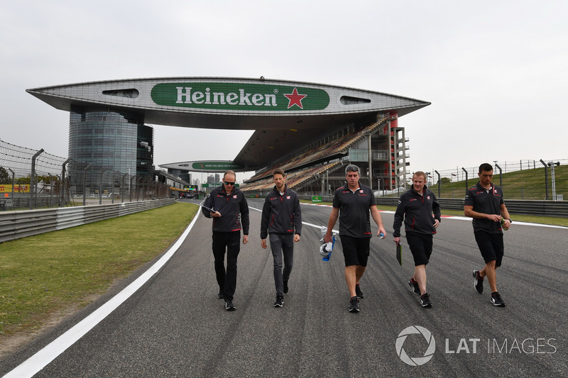 Ромен Грожан, Haas F1 Team, йде треком