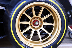 El Lotus E22 con el neumático Pirelli de 18 pulgadas