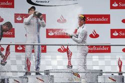 Podio: ganador de la carrera Nico Rosberg; Valtteri Bottas el segundo lugar y tercer lugar de Lewis