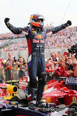 Daniel Ricciardo, Red Bull Racing RB10 celebra en parc ferme