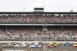 Start: Kevin Harvick leads