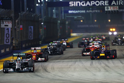 Lewis Hamilton au départ de la course