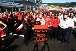 Max Chilton et son équipe montrent leur soutien à Jules Bianchi sur la grille