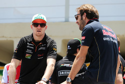 Nico Hulkenberg, Sahara Force India F1, com Jean-Eric Vergne, Scuderia Toro Rosso, no desfile de pilotos