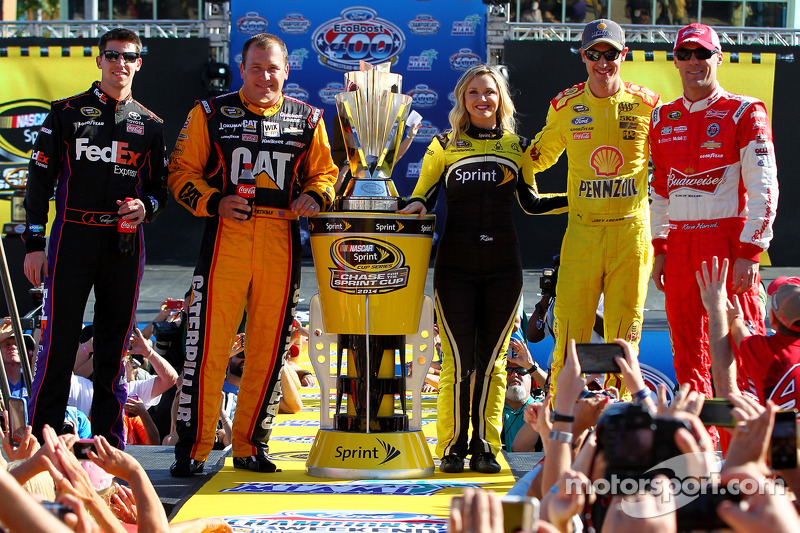 2014年冲刺杯的四位车手: Denny Hamlin, Joe Gibbs丰田车队；Ryan Newman, Richard Childress雪佛兰车队；Joey Logano, Penske福特