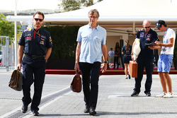 (Da sinistra a destra): Christian Horner, Red Bull Racing Team Principal con Mario Illien, co-fondat