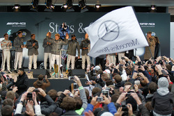 Нико Росберг. Шоу Stars and Cars от Mercedes AMG, Парад.