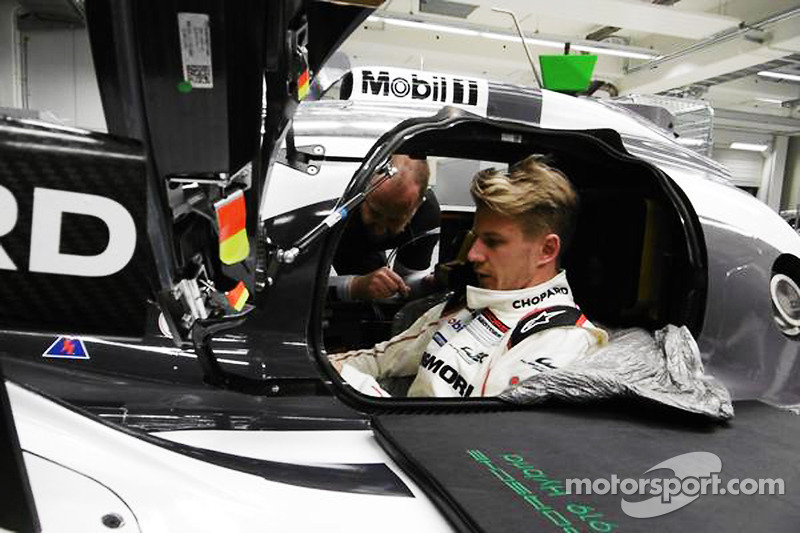 Nico Hulkenberg prueba de asiento en el Porsche 919 Hibrido