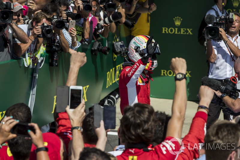 Sebastian Vettel, Ferrari, festeggia nel parco chiuso