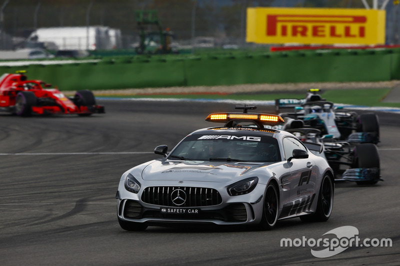 Lewis Hamilton, Mercedes AMG F1 W09, Valtteri Bottas, Mercedes AMG F1 W09,
