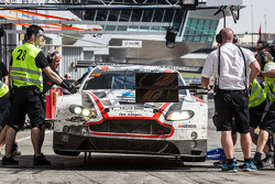 Pit stop for #28 KPM Racing Aston Martin Vantage GT3: Paul White, Stefan Mücke, Jonny Adam