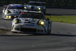 #912 Porsche North America Porsche 911 RSR: Jörg Bergmeister, Earl Bamber, Frederic Makowiecki