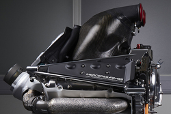 Details des neuen Antriebsstrangs im Mercedes AMG F1 W06