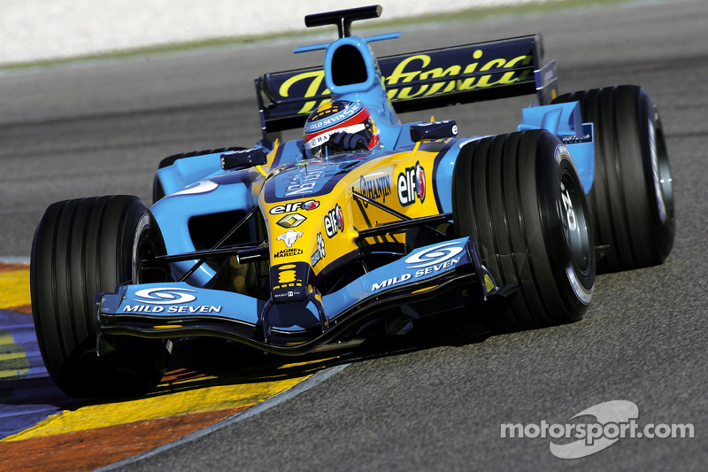 Fernando Alonso yeni Renault R25