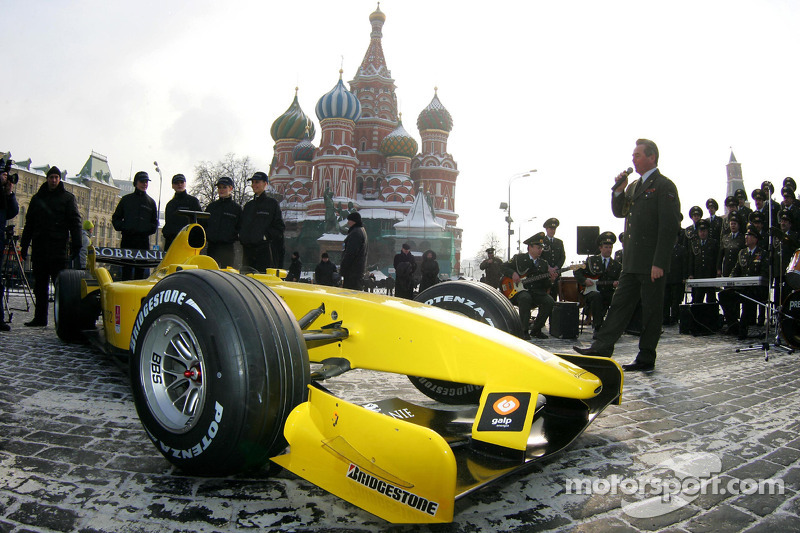 Самая русская: Jordan на Красной площади в Москве (2005)