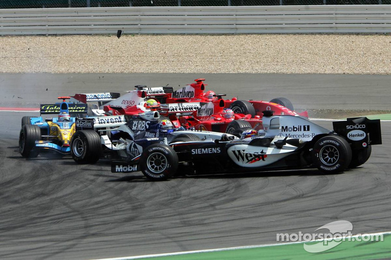 Start: Kimi Raikkonen leads the field, Mark Webber and Juan Pablo Montoya collide