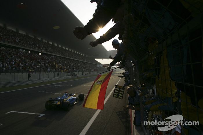 Ganador de la carrera que Fernando Alonso celebra