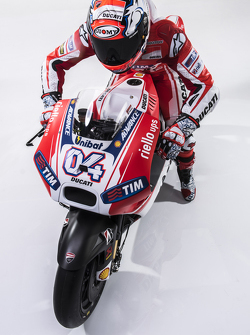 Андреа Довициозо. Презентация Ducati Desmosedici GP15, презентация.