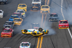 Regan Smith mit heftigem Unfall