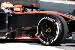 Jenson Button, McLaren MP4-30 : peinture de développement sur le ponton