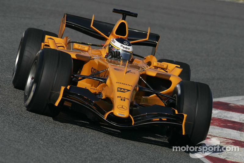 Pedro de la Rosa tests the new McLaren MP4-21