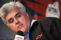 Conferencia de prensa: El anfitrión del Tonight Show y conductor del pace car, Jay Leno