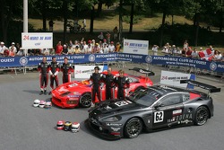 Christian Vann, Nigel Smith, Tim Sugden, David Brabham, Nelson A. Piquet, et Antonio Garcia avec la Cirtek Motorsport Ferrari 550 Maranello et la Russian Age Racing Aston Martin DBR9