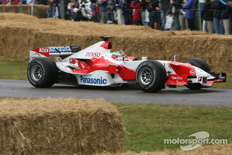 Toyota TF105: Ricardo Zonta at Goodwood Festival of Speed