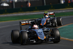 Nico Hulkenberg, Sahara Force India F1 VJM08 devant son équipier Sergio Perez, Sahara Force India F1 VJM08