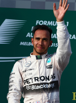 El ganador de la carrera, Lewis Hamilton, Mercedes AMG F1