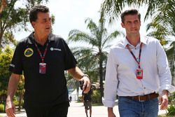 (De izquierda a derecha): Federico Gastaldi, Lotus F1 Team Equipo Adjunto Principal con Matthew Carter, director general del equipo Lotus F1