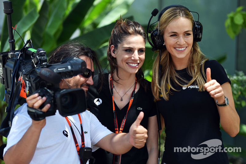 Lucia Villalon Puras, TV Reportera y Carmen Jorda, Lotus F1 Piloto de Desarrollo de Equipo