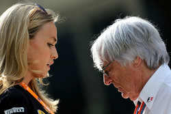 Carmen Jorda, Lotus F1 Team e Bernie Ecclestone,
