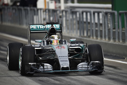 Льюис Хэмильтон Mercedes AMG F1 W06