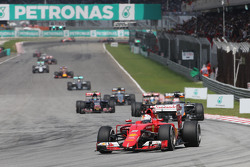 Себастьян Феттель Ferrari SF15-T