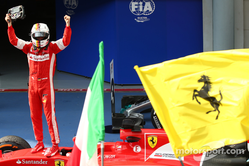 2015: Primeira vitória de Vettel na Ferrari