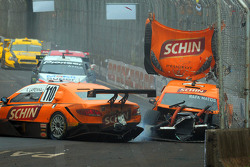 Rafa Matos und Felipe Lapenna mit Unfall
