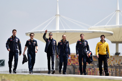 Даниил Квят, Red Bull Racing изучает трек