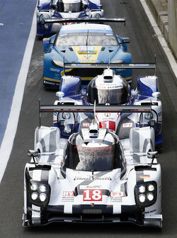 #18 Porsche Team Porsche 919 Hybrid: Romain Dumas, Neel Jani, Marc Lieb