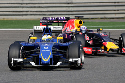 Маркус Эриксон, Sauber F1 Team и Даниэль Риккардо, Red Bull Racing