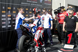 Kyle Smith, Pata Honda, fête son podium avec son équipe