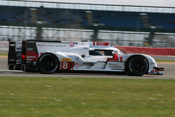 #8 Audi Sport Team Joest Audi R18 e-tron quattro: Lucas di Grassi, Loic Duval, Oliver Jarvis